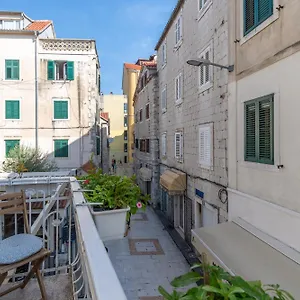 Gostinjska kuća Gold, Split