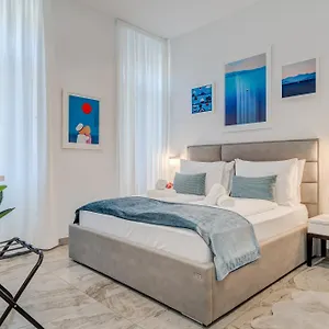 Tango Luxury Guest house